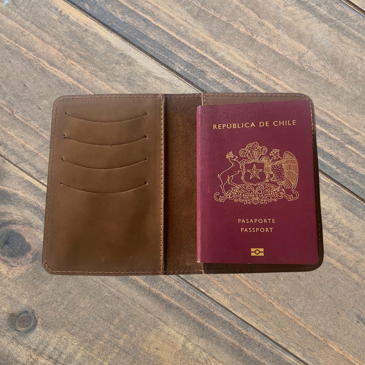 Porta Pasaporte de Cuero