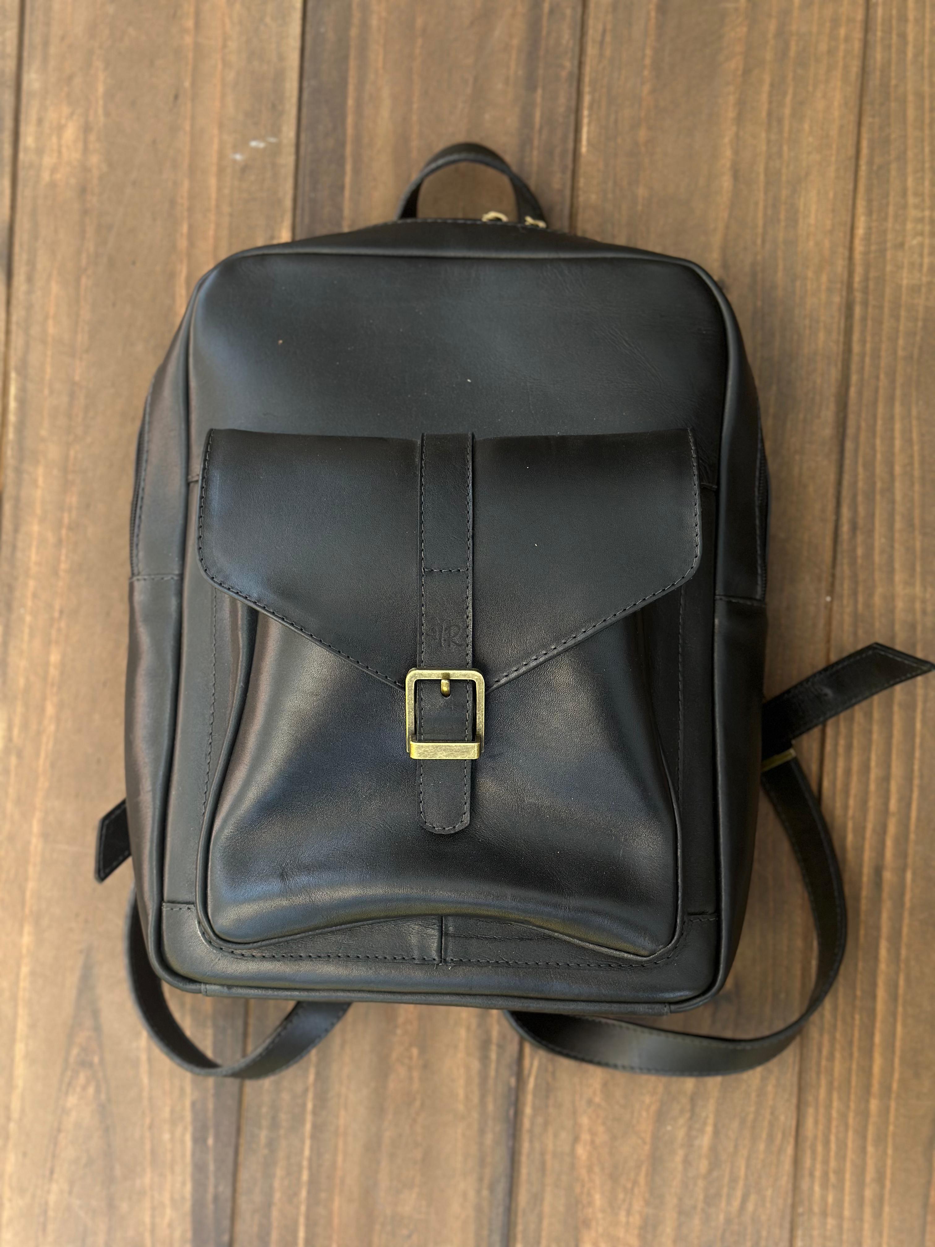 Mochila de cuero con bolsillo