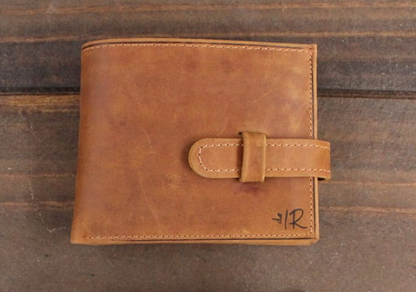 Billetera de cuero con pasador